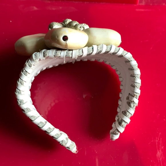 White leather adjustable cuff & ceramic Beads OOAK - Picture 3 of 7